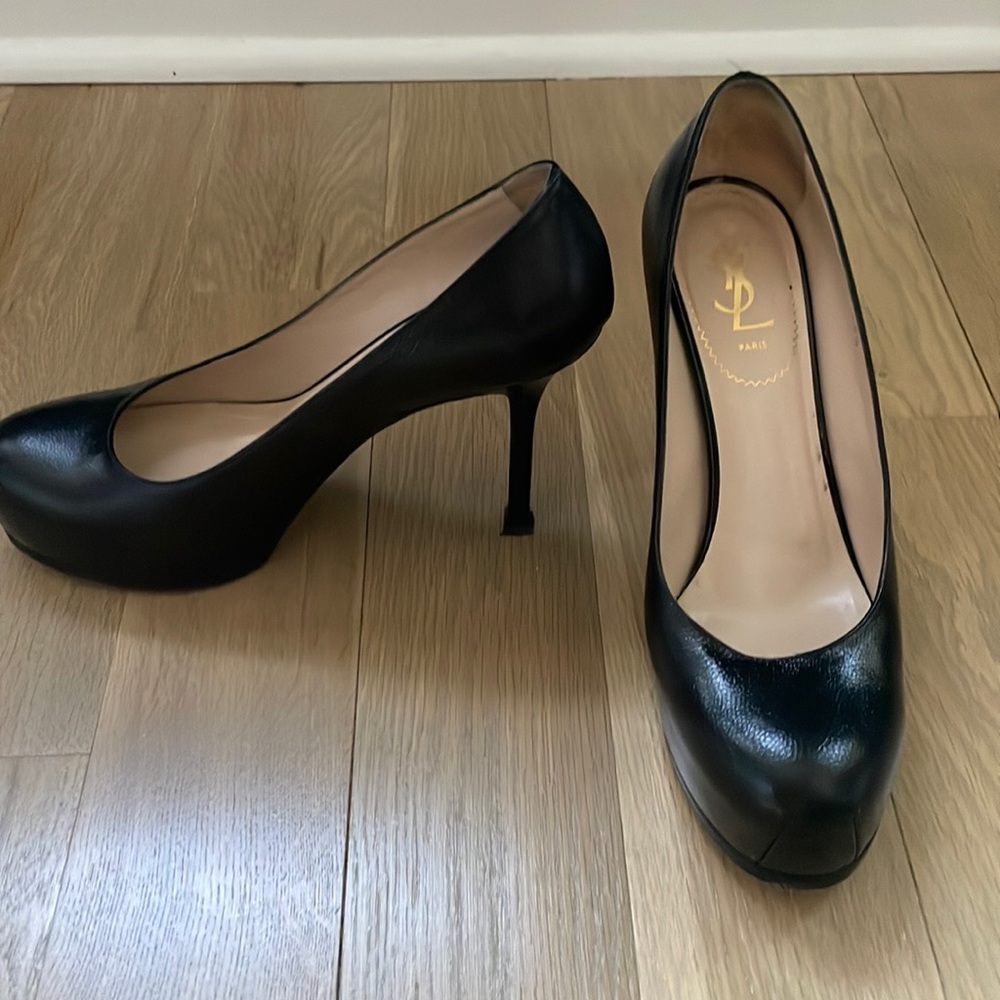 Authentic YSL Tribtoo Pumps Black Leather 38.5, Fits US 8